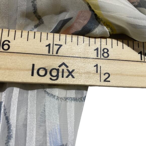 Vintage LATC Petites white pleated blouse with colorful print - Women's Size 4 - Picture 10 of 10